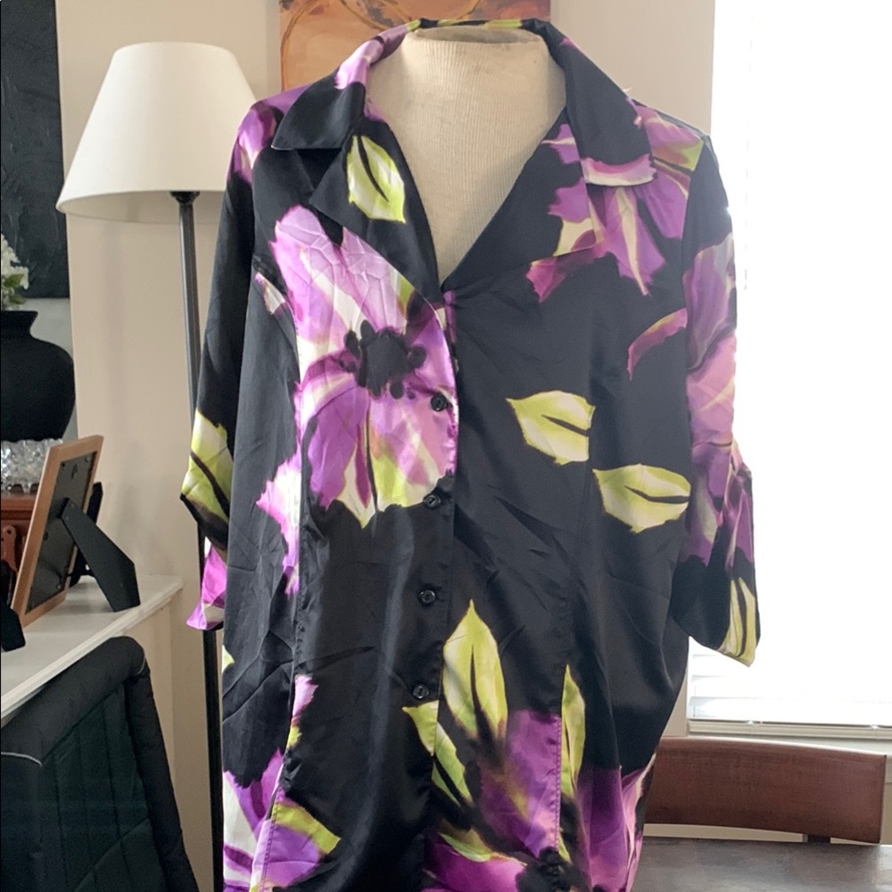 Susan Graver Black and Purple Floral Blouse Size 2XL.